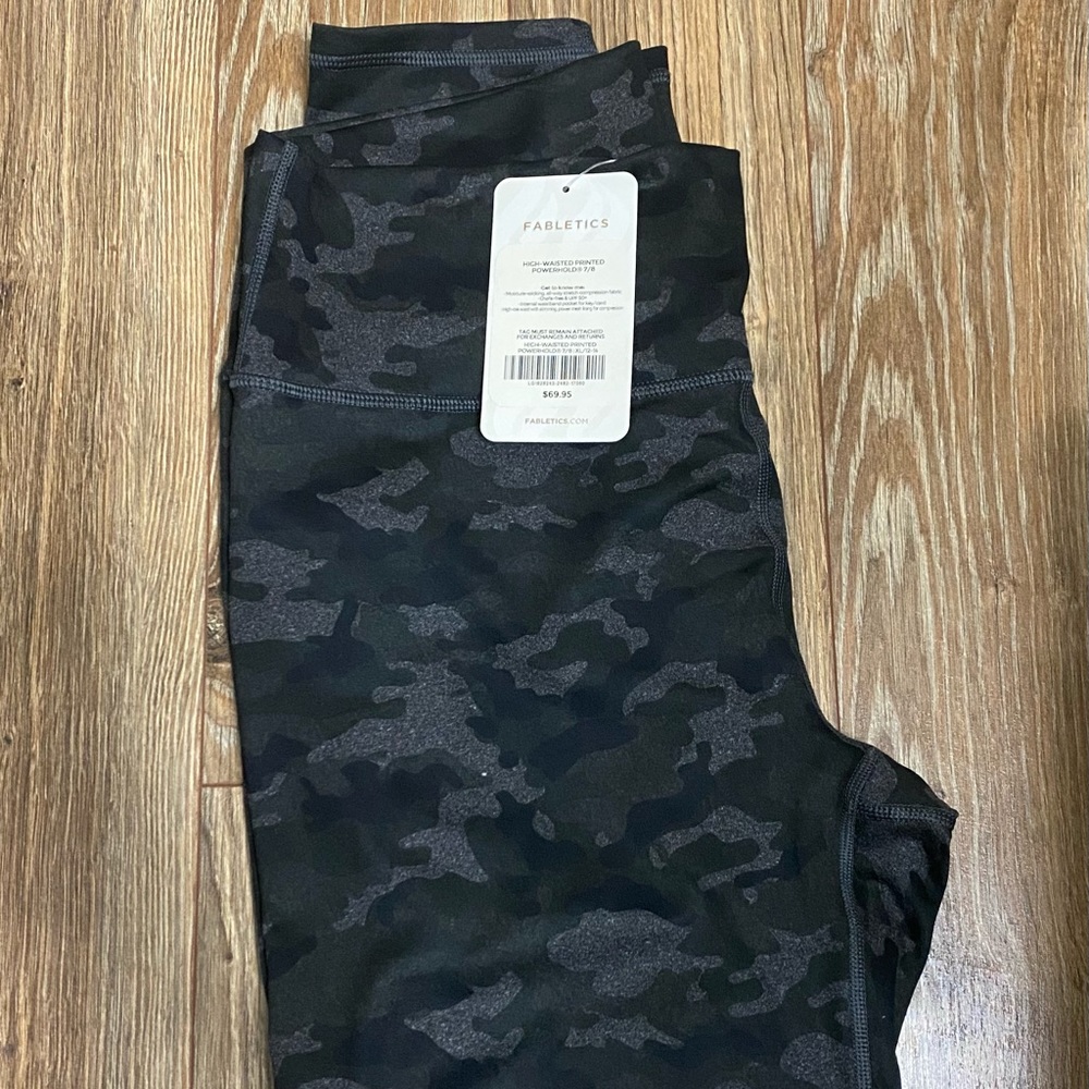 Fabletics High Waisted Printed Powerhold Capris